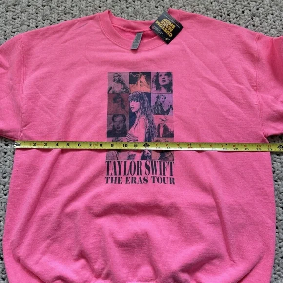 Aliens of Brooklyn Taylor Swift The Era Tour Sweater L NWT - Picture 2 of 11